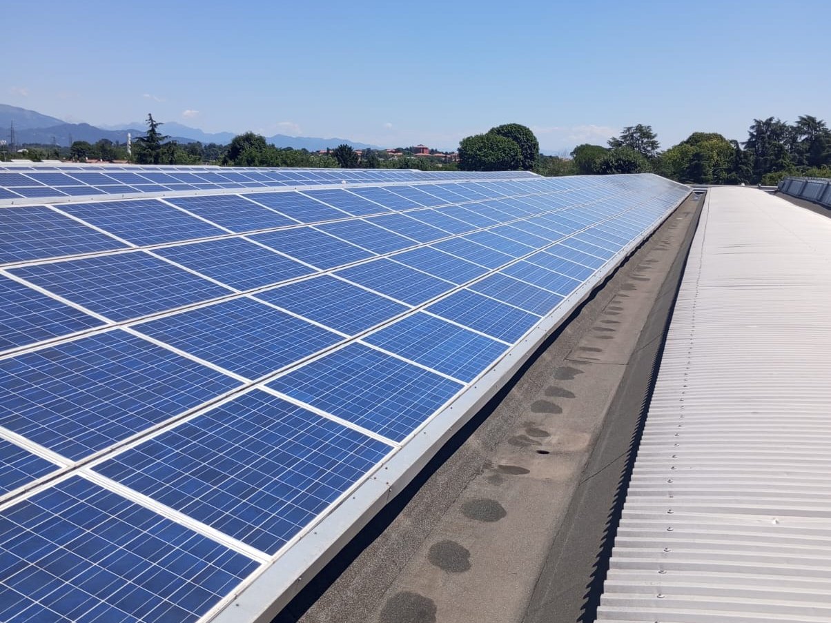 Controllo periodico di un campo fotovoltaico installato in provincia di Como